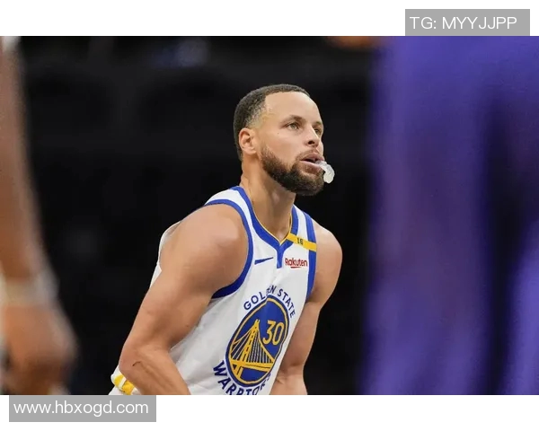 头顶一撮毛的足球球星如何用独特魅力征服全球球迷和赛场