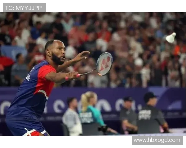 德国足球明星戴面具逆袭赛场诠释坚韧精神与不屈斗志